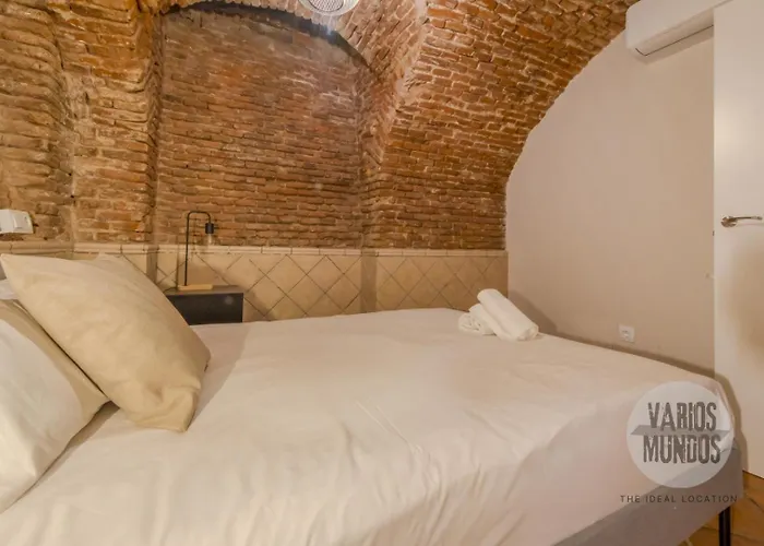 Bajo Duplex para 7, al pie de Gran Via - E2